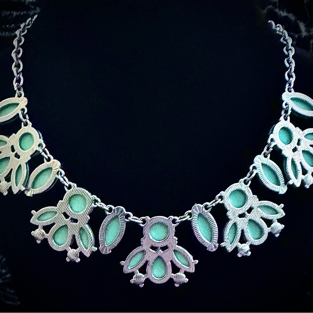 Old Hollywood Glam Timeless Elegance Necklace MSRP $129. - Picture 5 of 7